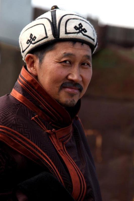 “Худалч залуу” киноны зураг авалтаас